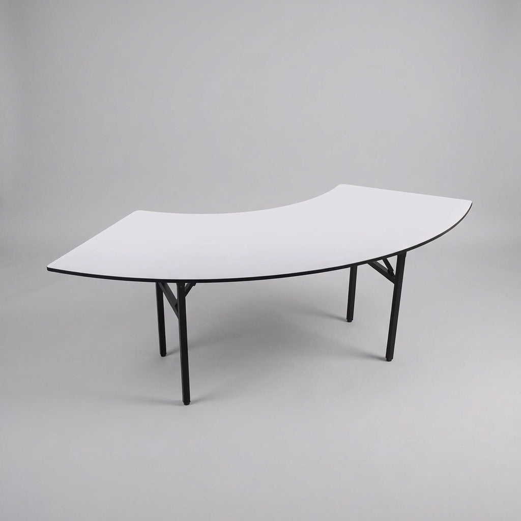 Table incurvée